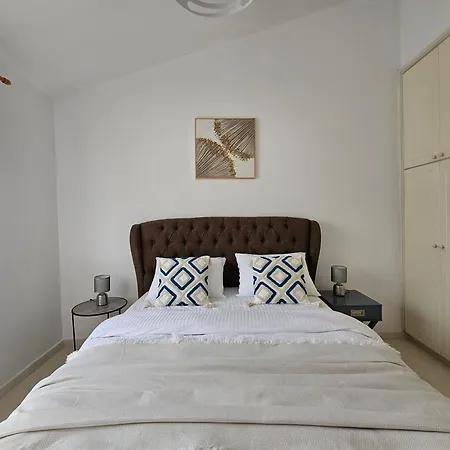 Apartment Newly Renovated Venus 500 M Gated Reginagardens1, License Oo11363 *